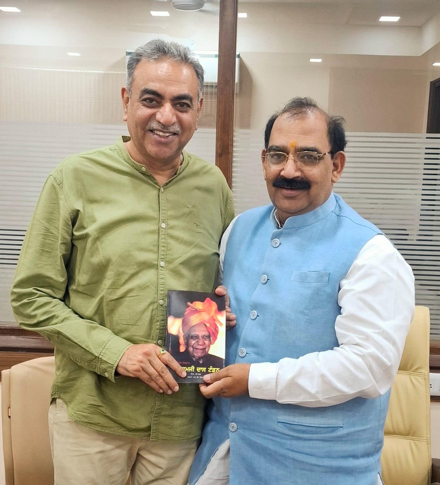 BJP leader Sanjay Tandon meets Punjab working president Ashwani Sharma